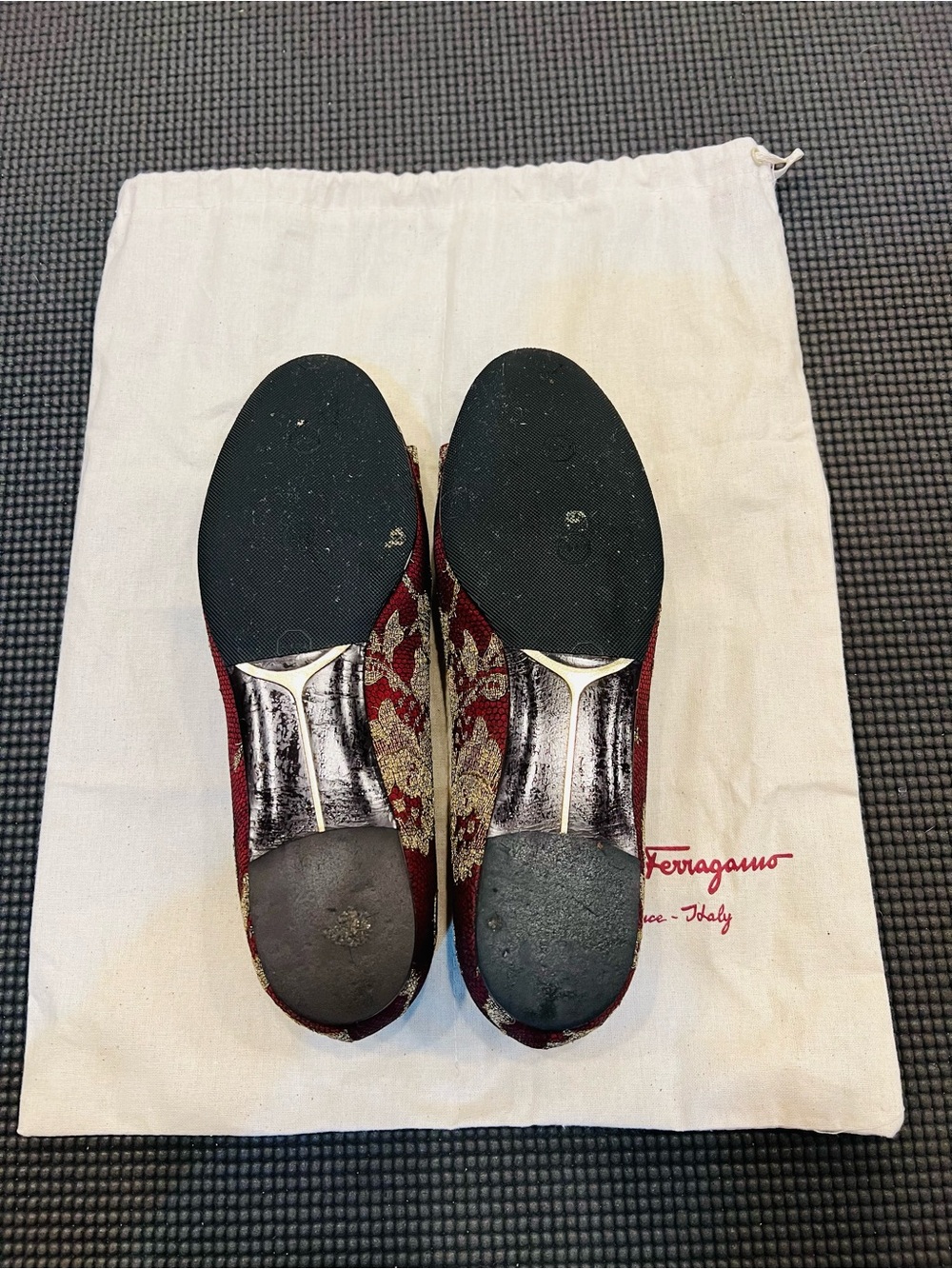 Salvatore Ferragamo Burgundy and Gold Embroidered Vara Bow Flats Size 6 - Picture 6 of 6